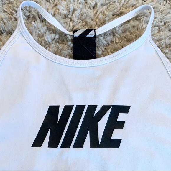 Nike White Tank Women’s Size Medium - Picture 2 of 10